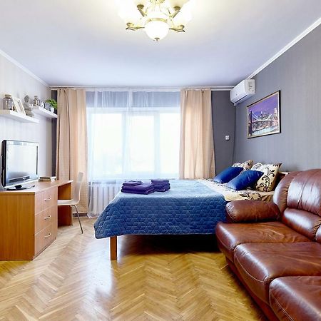 L3-82 Main Street- Modern New Three 3 Separate 3Bedrooms 100 M2 - Central Location, Metro Palace Of Sports - Gulliver Mall, Arena City Киев Екстериор снимка