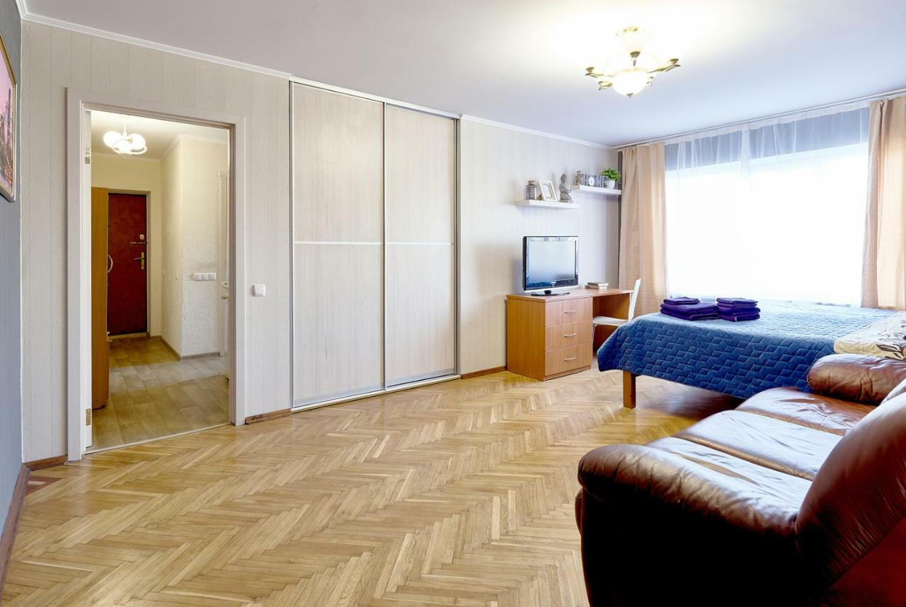 L3-82 Main Street- Modern New Three 3 Separate 3Bedrooms 100 M2 - Central Location, Metro Palace Of Sports - Gulliver Mall, Arena City Киев Екстериор снимка