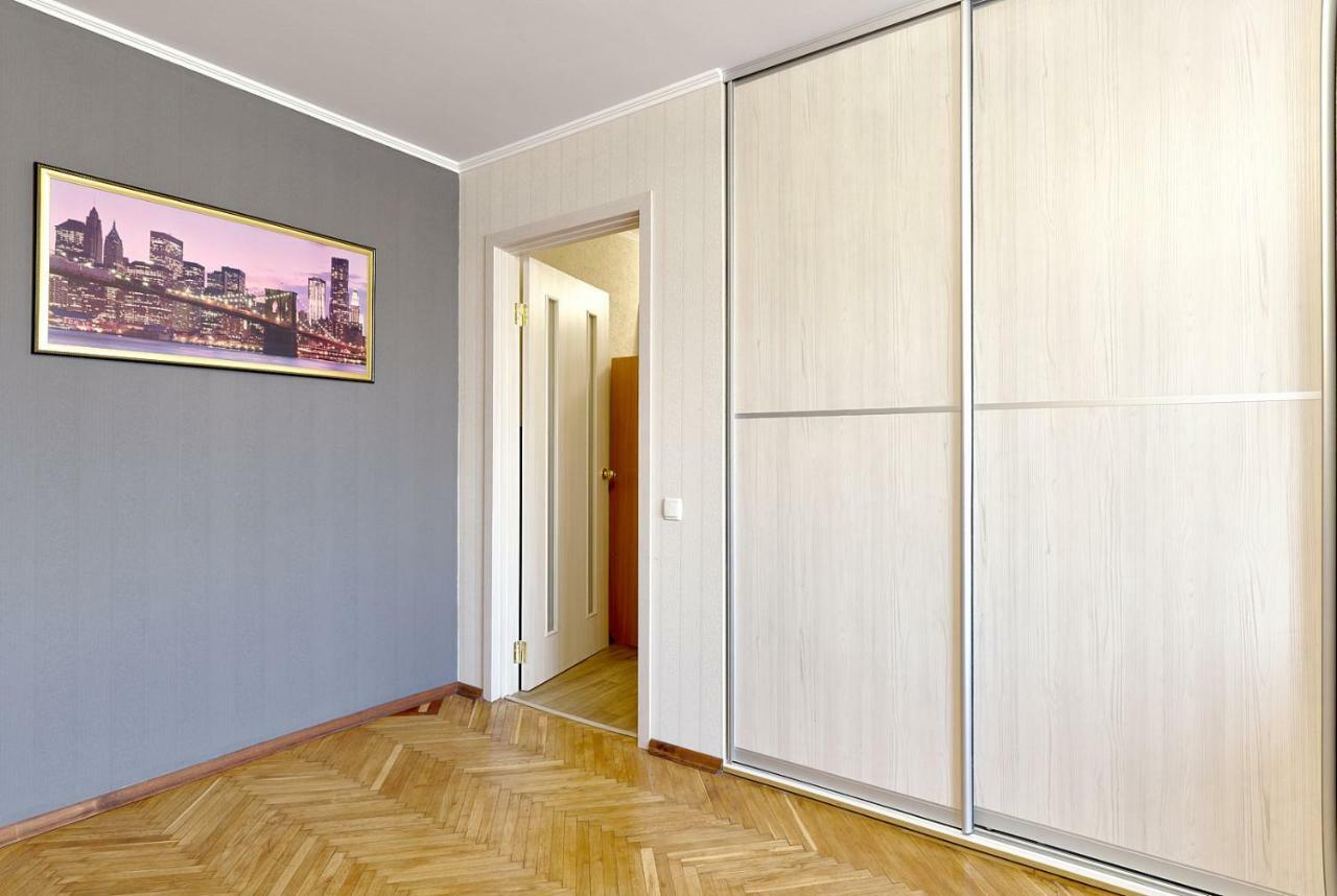 L3-82 Main Street- Modern New Three 3 Separate 3Bedrooms 100 M2 - Central Location, Metro Palace Of Sports - Gulliver Mall, Arena City Киев Екстериор снимка